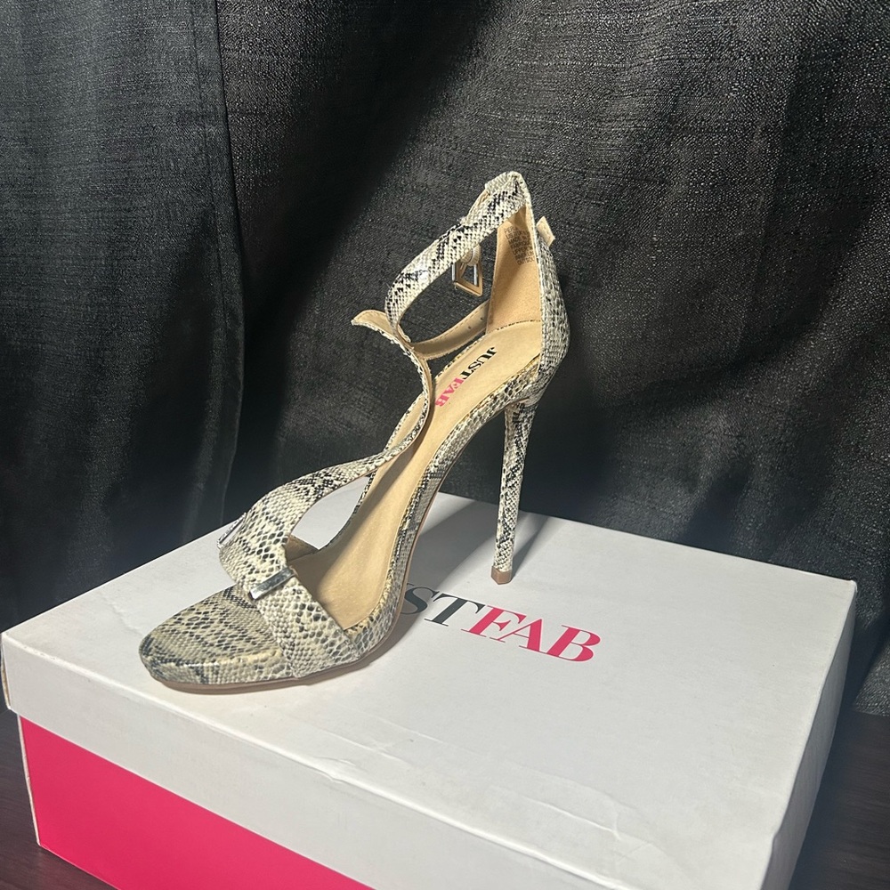 Perlia  Stilettos